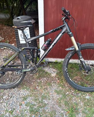 Mountain bike Cube