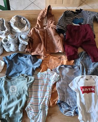 Abbigliamento bimbo 3-9 mesi (40 capi)