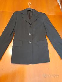 Giacca da donna colore nero.