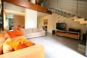 VILLA SINGOLA A CARONNO PERTUSELLA