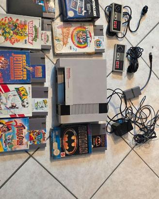 Nintendo NES Console Set + 7 Giochi (Boxati e Loos