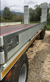 Carrellone con rampe