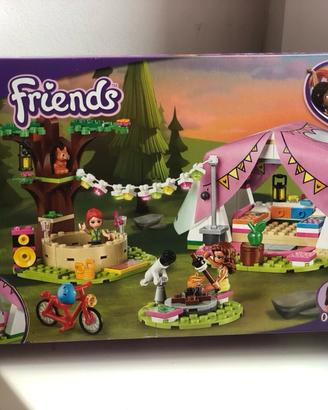 Lego Friends Glamping nella natura