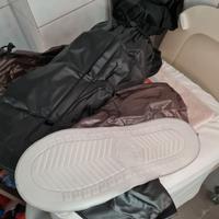 Sovrascarpe per la pioggia e impermeabile tascabil