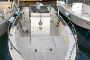 Barca motore e carrello