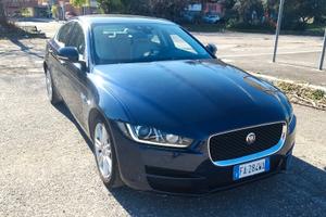 Autovettura Jaguar