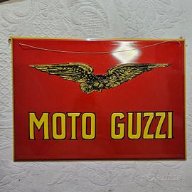 targa officina moto Guzzi rossa vintag