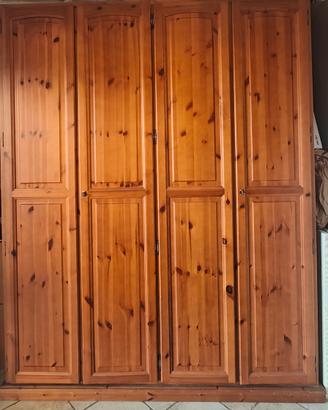 Armadio in legno