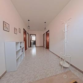 Ampia casa semindipendente arredata - 900,00