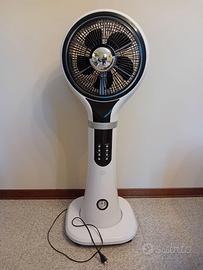 Ventilatore a colonna con nebulizzatore d'acqua