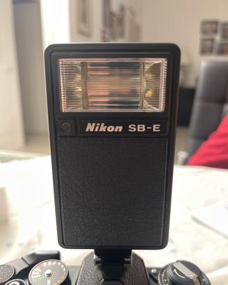 Flash nikon SBE