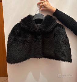 Pelliccia nera a mantellina