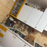 Cucina piu tavolo e sedie