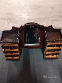 mobiletto antico con specchio 