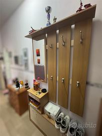 Appendiabiti con Specchio e Vano Scarpiera