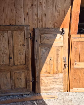 Porte antiche originiali in legno