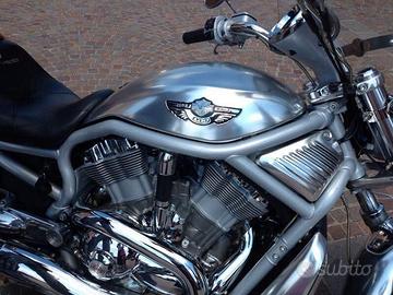 VRod CENTENARIO pochi Km, circa 18 mila.