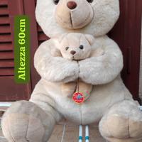 PELUCHE ORSO E ORSETTO ABBRACCIATI (ALTEZZA 60 CM)