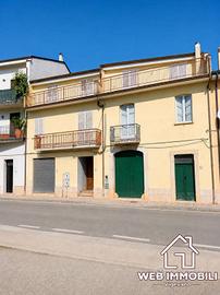 Casa indipendente di 303 m² con più di 5 locali e 