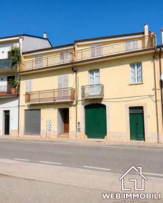 Casa indipendente di 303 m² con più di 5 locali e 