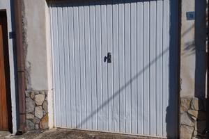 Garage piano strada