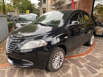 Lancia Ypsilon 0.9 TwinAir 85 CV 5 porte Metano Ec