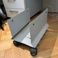 supporto con ruote per pc