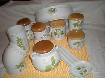 OGGETTISTICA CUCINA CERAMICA