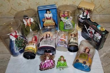 Lotto con 11 bambole regionali folklore vintage
