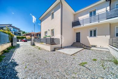 VILLA A SCHIERA A RIVOLI