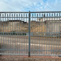 Cancello  battente in ferro zingato