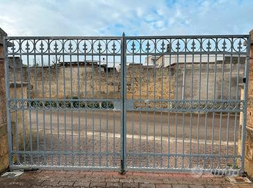 Cancello  battente in ferro zingato