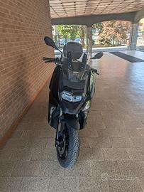 BMW C400X