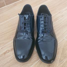 scarpa stringata in vernice 