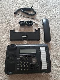 telefono Panasonic con supporto e cornetta