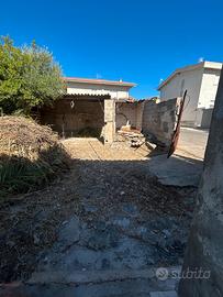 Casa indipendente con cortile