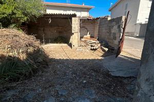 Casa indipendente con cortile