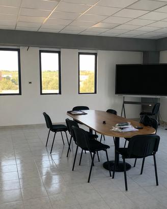 Sala riunioni / ufficio condiviso coworking