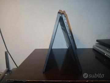 Dell 7390 2 in 1. SSD 256gb Ram 8GB i5 13" touch