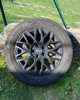 Cerchi in lega 15’’ MOMO Revenge + gomme Kumho