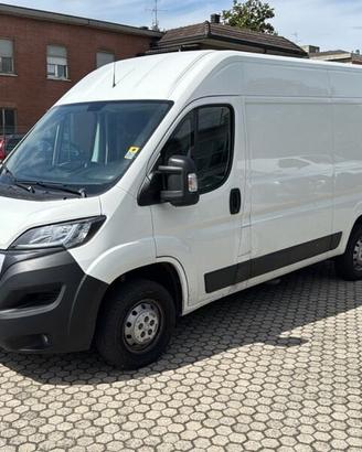 Peugeot Boxer 335 L2H2 2.2 BlueHDi 140cv S&S ...