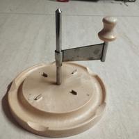 Utensile per raschiare alimenti