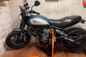 Ducati scrambler 800