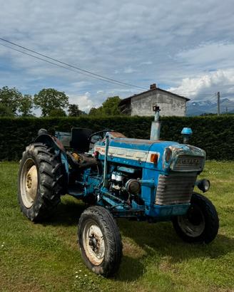 Trattore Ford 3000