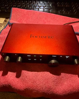 Focusrite Scarlett 2i2 Studio (4° gen.)