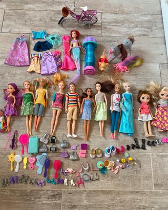 Bambole tipo barbie e accessori