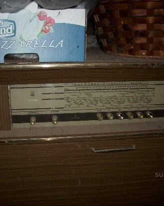 Mobile giradischi-stereo-radio grundig vintage