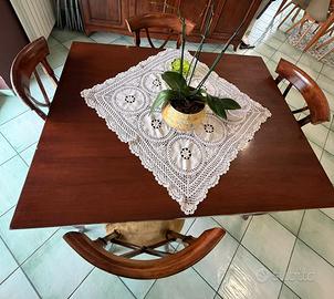 Tavolo da pranzo + 4 sedie in legno