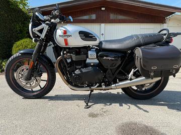 Triumph street twin 900