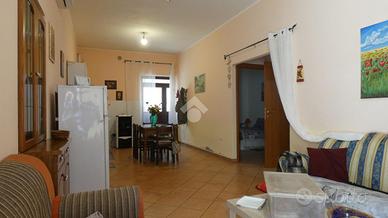 3 LOCALI A ROCCA IMPERIALE